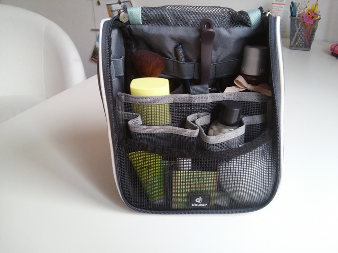 kosmetická taška na zavěšení s přihrádkami Deuter Wash Center
