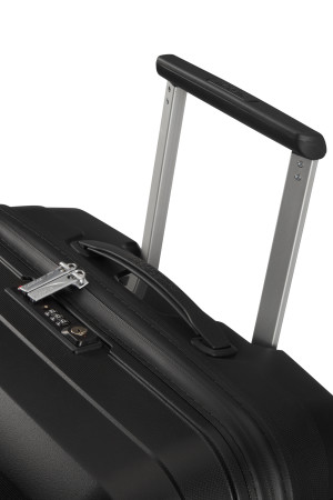 Stredný kufor na kolieskach American Tourister Airconic M Onyx Black.

štyri dvojkolieska otočné o 360°
teleskopická rukoväť na pohodlnú manipuláciu
integrovaný TSA zámok
vrchné madlo na ľahké prenášanie
vodoodpudivé zipsy
dvojstranný baliaci systém
vnútorná textilná prepážka s vreckami
vnútorné kompresné popruhy
predĺžená trojročná záruka