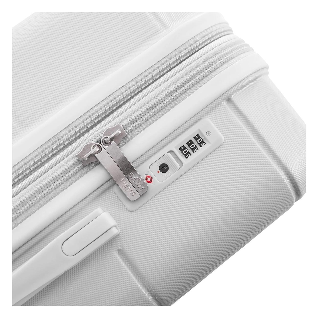 Heys Neo L White.

4 dvojkolieska otočné o 360°
ľahká výsuvná rukoväť z hliníka s aretáciou na držadle
integrovaný TSA zámok
expandér pre navýšenie objemu o 20 %
obojstranný systém balenia s textilnou deliacou priečkou, vreckami a kompresnými popruhmi
držadlo s gélovou výplňou
vyrobené z polykarbonátu s hrubou diamantovou štruktúrou na povrchu
farebne zladené kolieska a držadlo
predĺžená záruka 5 rokov