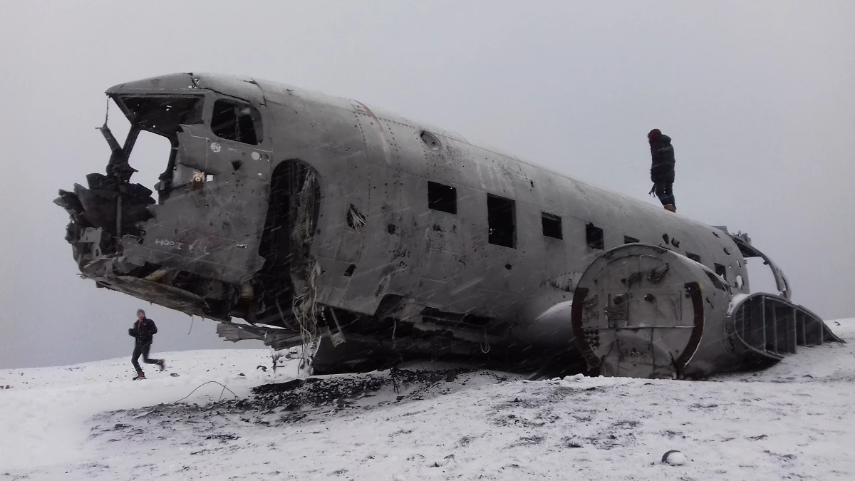 vrak Douglas Super DC-3 Dakota (Island)